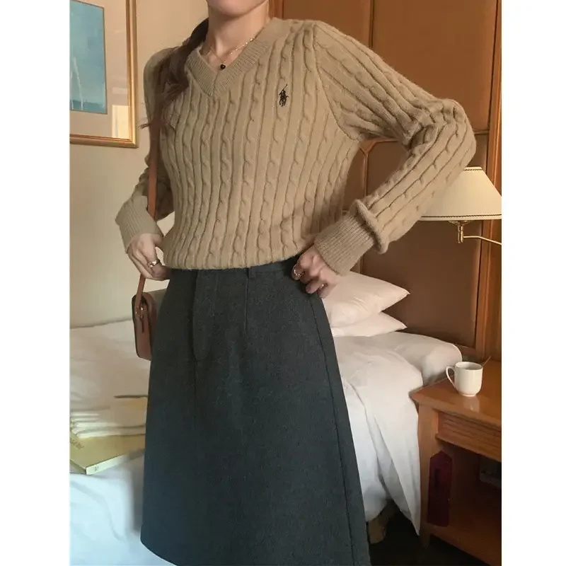 أنيقة خمر طويلة الأكمام البلوز سترة المرأة الكورية نمط التطريز محبوك أعلى لينة مرنة الخامس الرقبة كابل متماسكة