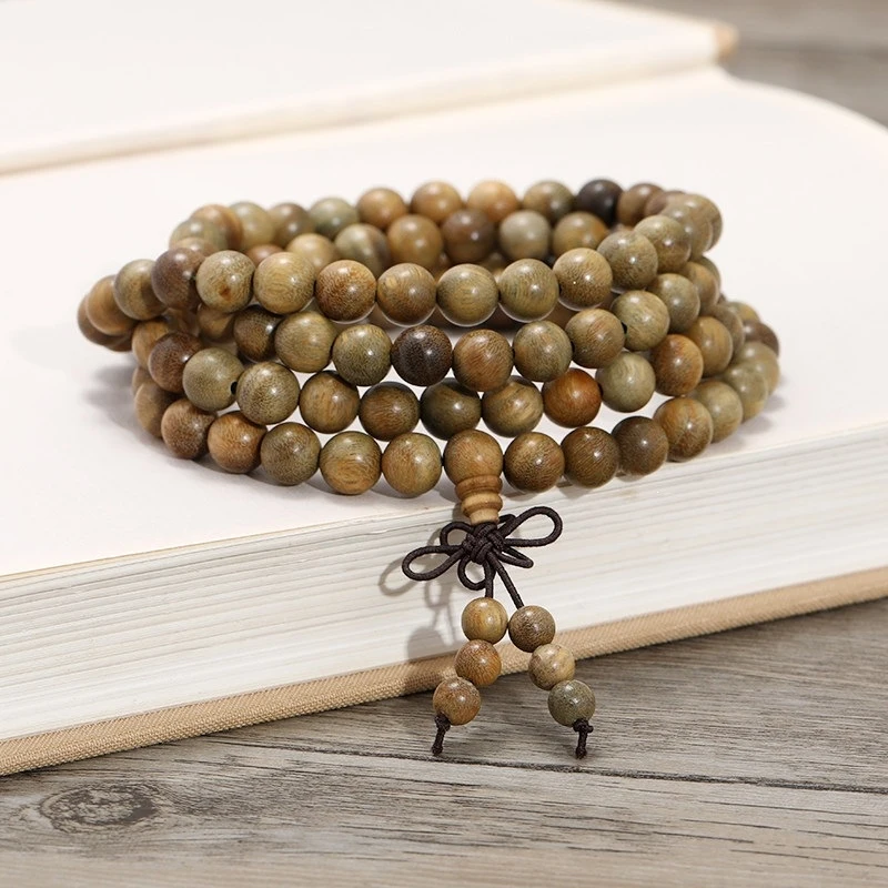 

Natural Green 108 Bead Bracelet for Men and Women, Versatile Sandalwood Buddhist , Couple's Prayer Beads, Ethnic