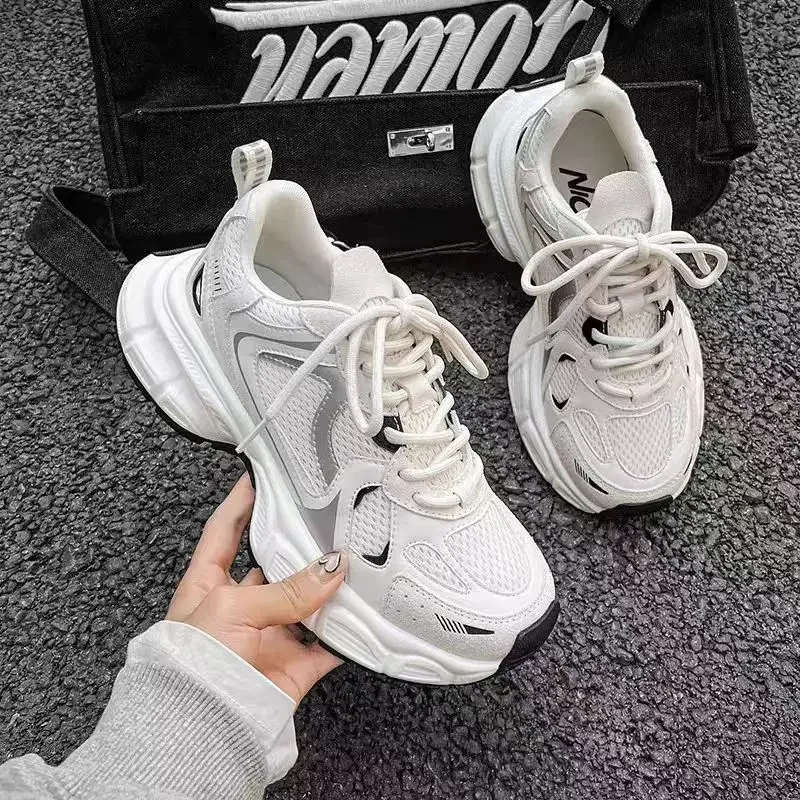 

White Sneakers Women Retro Versatile Casual Sports Shoes Lightweight Breathable Fashion Dad Shoes Korean Style