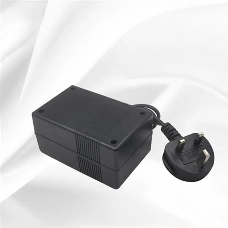 A77K 200W Voltage Converter 220V to 110V Transformer Down Transformer Voltage Converter Travel Adapter UK Plug