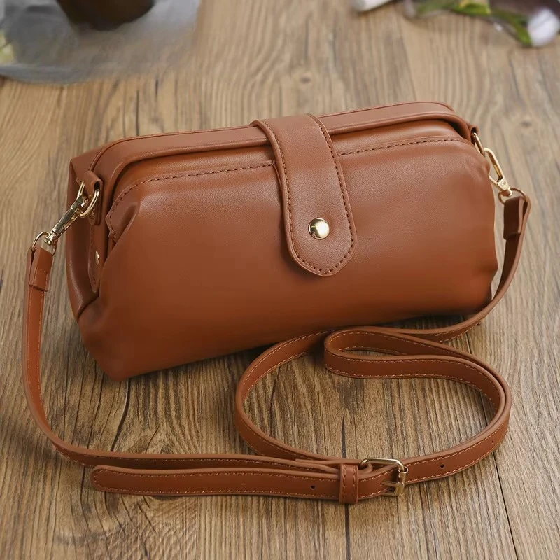 Women's One Shoulder Clip Bag Retro PU Women's Diagonal Straddle Phone Bag European And American Style 2026 New Popular Handbag