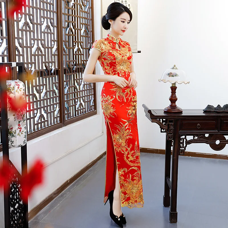 Qipao – robe longue rouge Cheongsam pour femmes, Noble, jeune, Version améliorée, Performance, mère, Slim, Sexy, Tradition chinoise