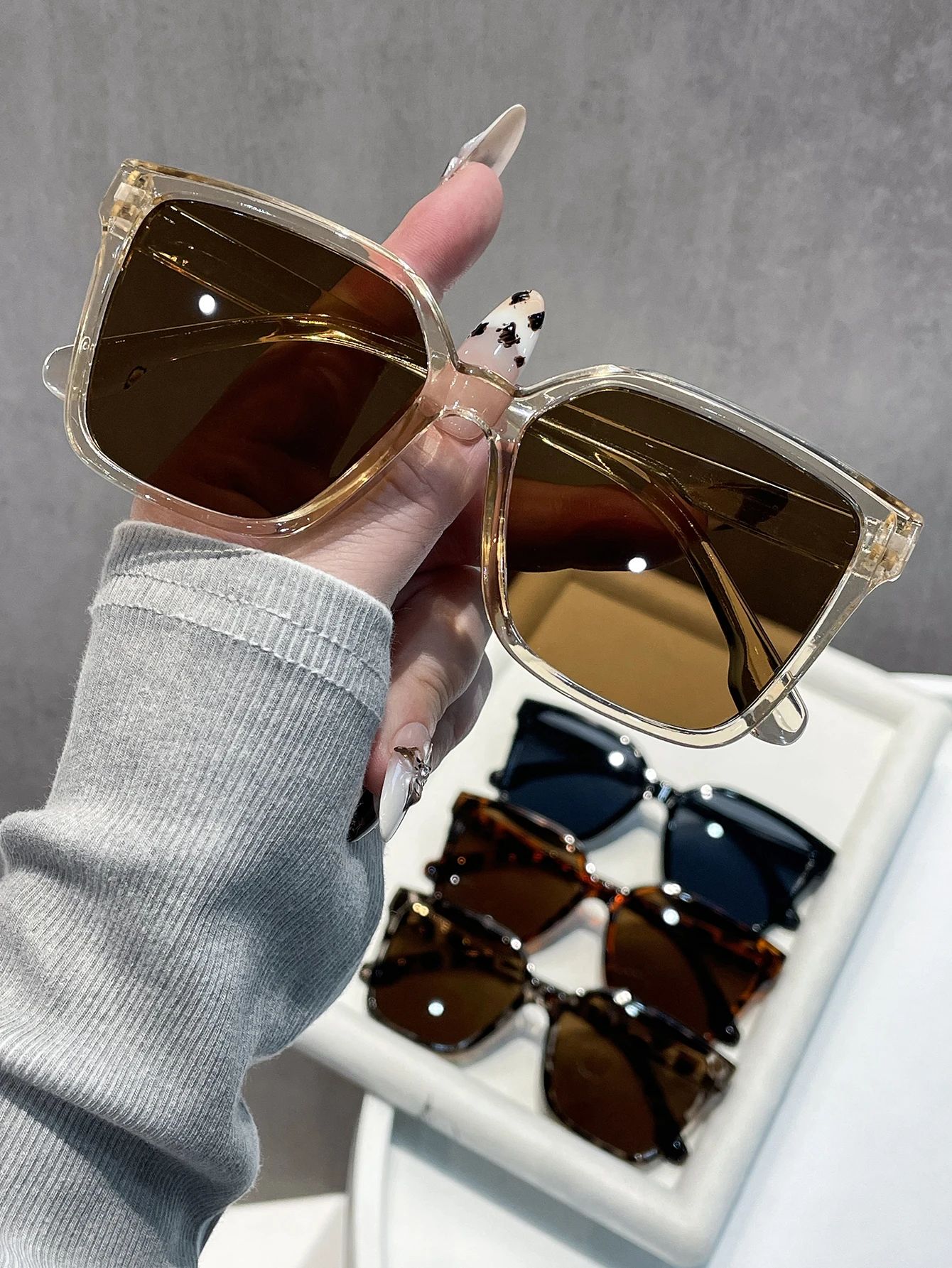 4PCS Unisex Large Frame Retro Style Fashion Glasses Suitable for Daily Matching And Street Photography