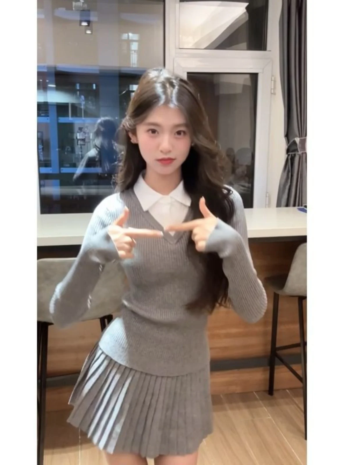 ชุดถักนิตติ้งผู้หญิงทรงเข้ารูป ชุดเซ็ตสองชิ้นสไตล์นักศึกษา แฟชั่นฤดูใบไม้ร่วง-ฤดูหนาว