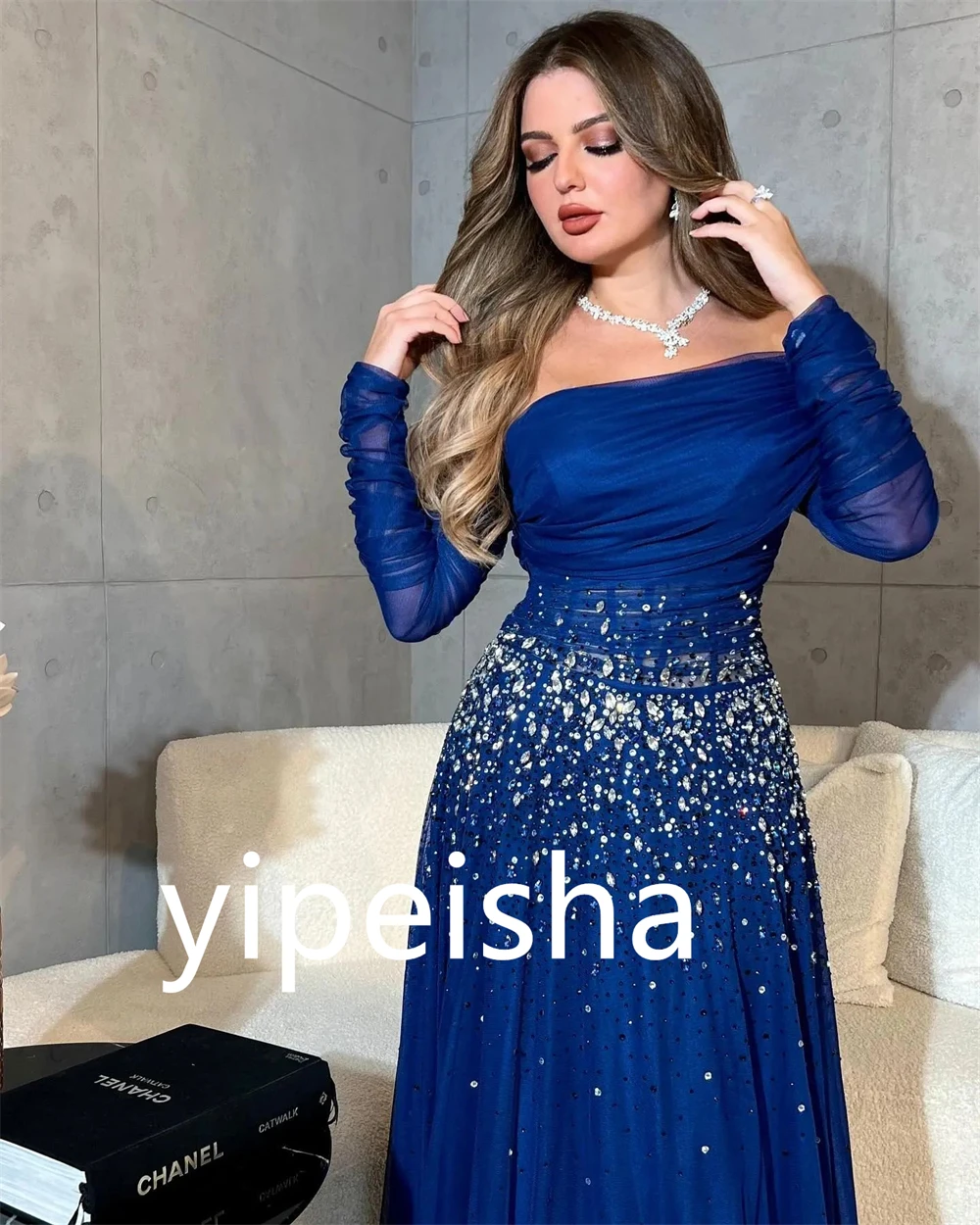 Personalizado brilho elegante fora do ombro a linha vestido de festa beading shirred até o chão organza noite