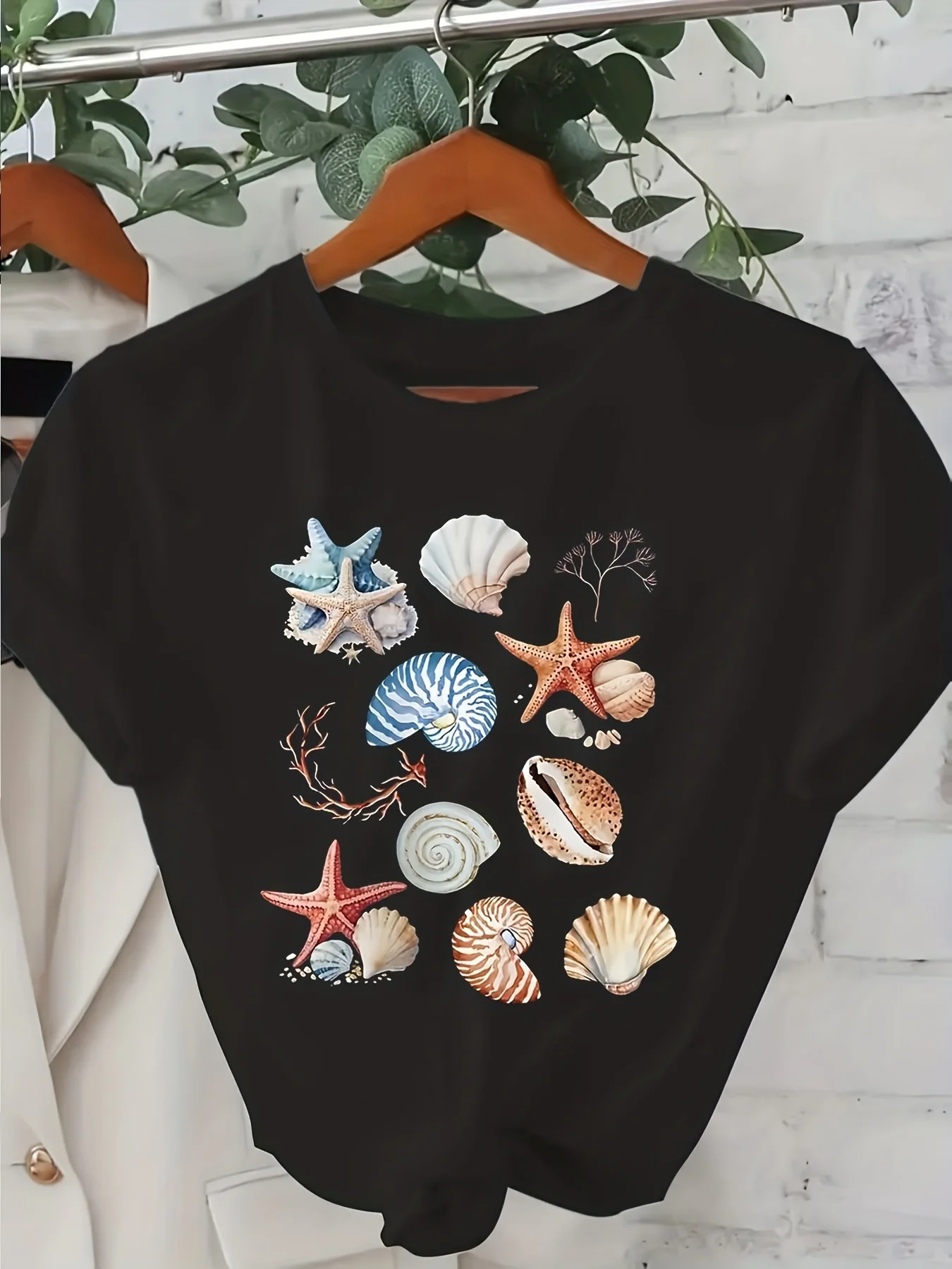 Casual Women's Beach T-Shirt Light Beige Starfish Shell and Coral Reef Pattern Top Soft Daily Summer Round Neck Shirt Vacation