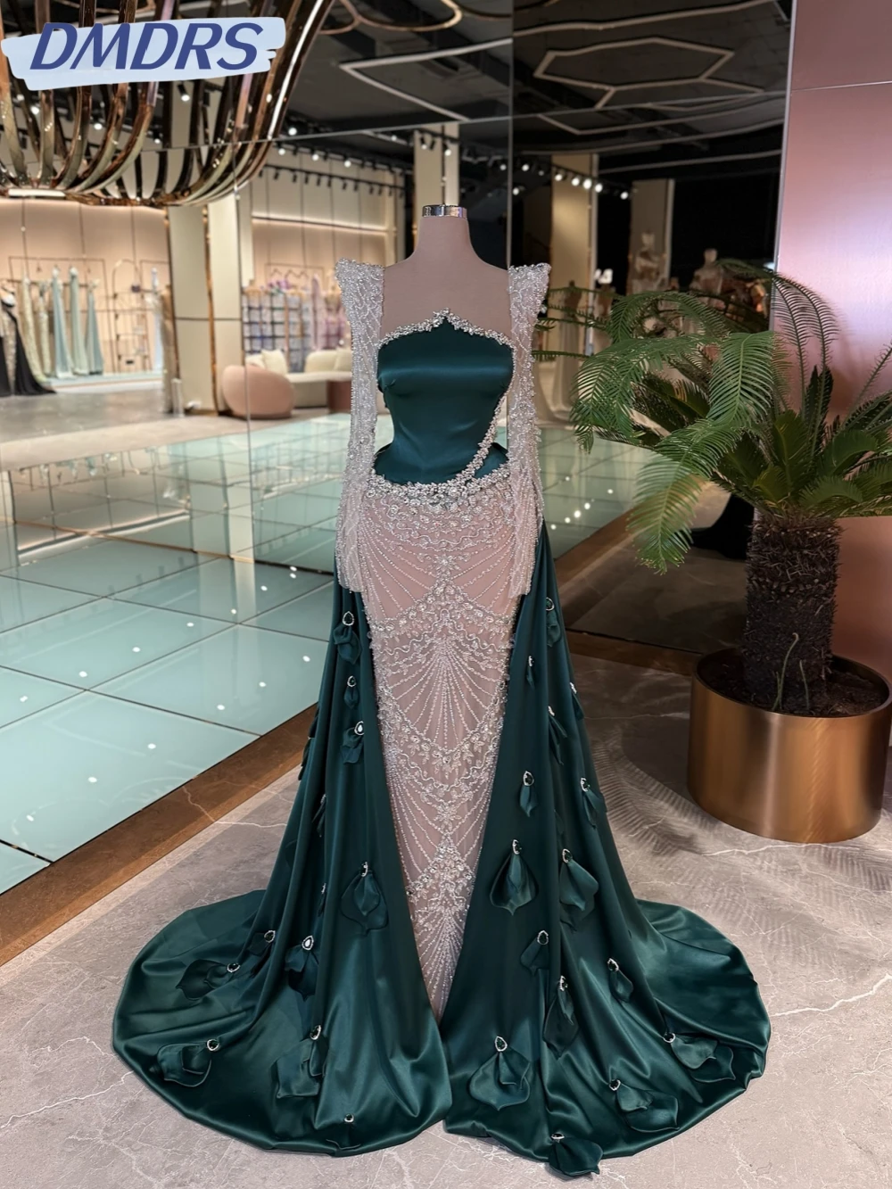 

2026 New Shimmering Beaded Crystal Evening Dress Exquisite Long Sleeve Wedding Party Gown Customized Illusion Prom Dresses