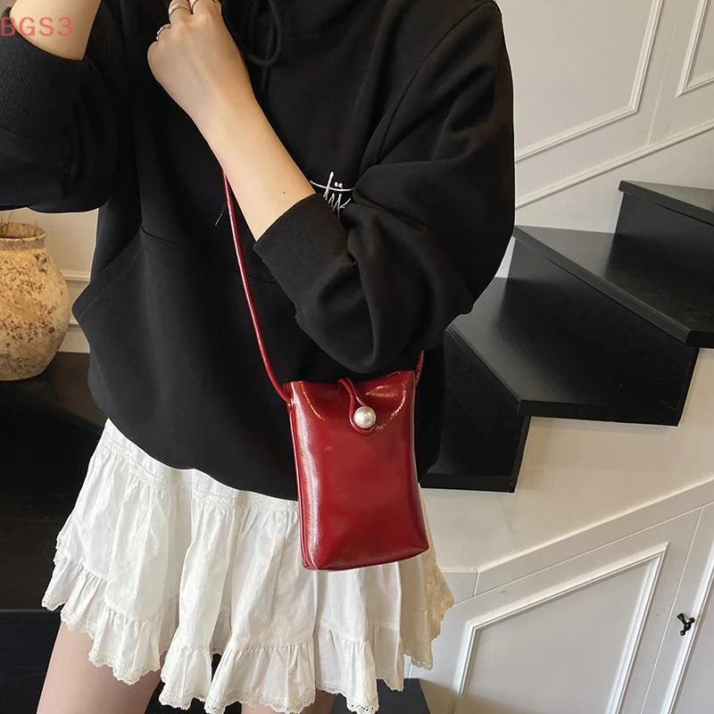 

2025 Summer New Women's Personality Shoulder Crossbody Bag Niche Design Casual Simple Texture Small Square Bag