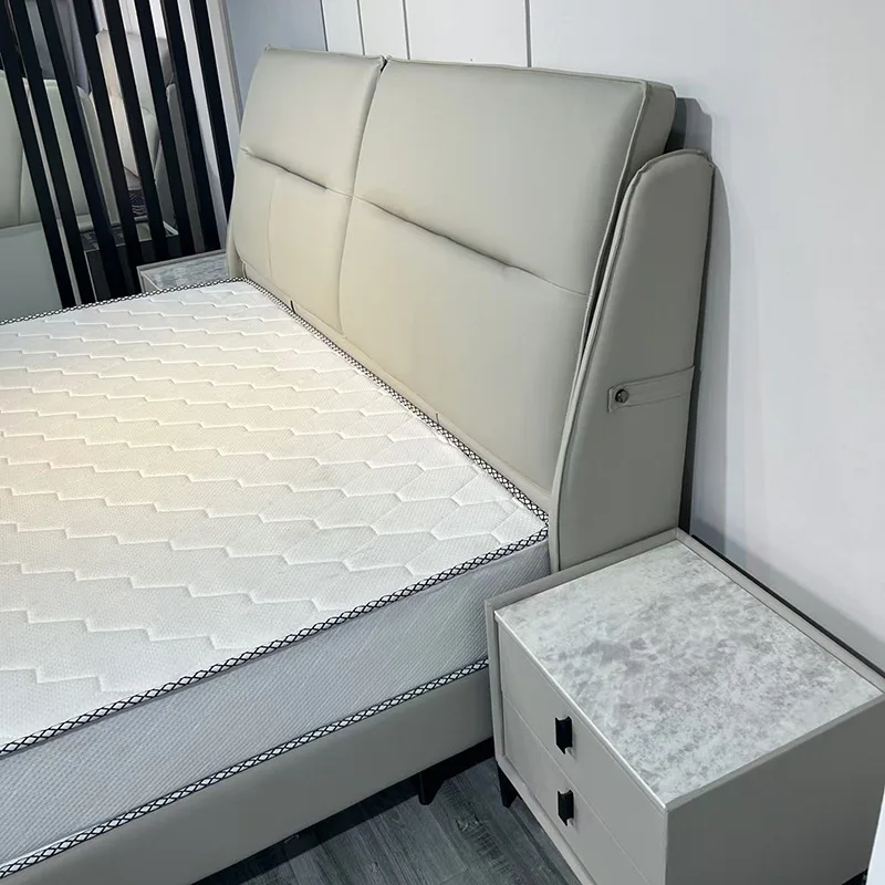 Italian light luxury modern double bed, minimalist soft bed