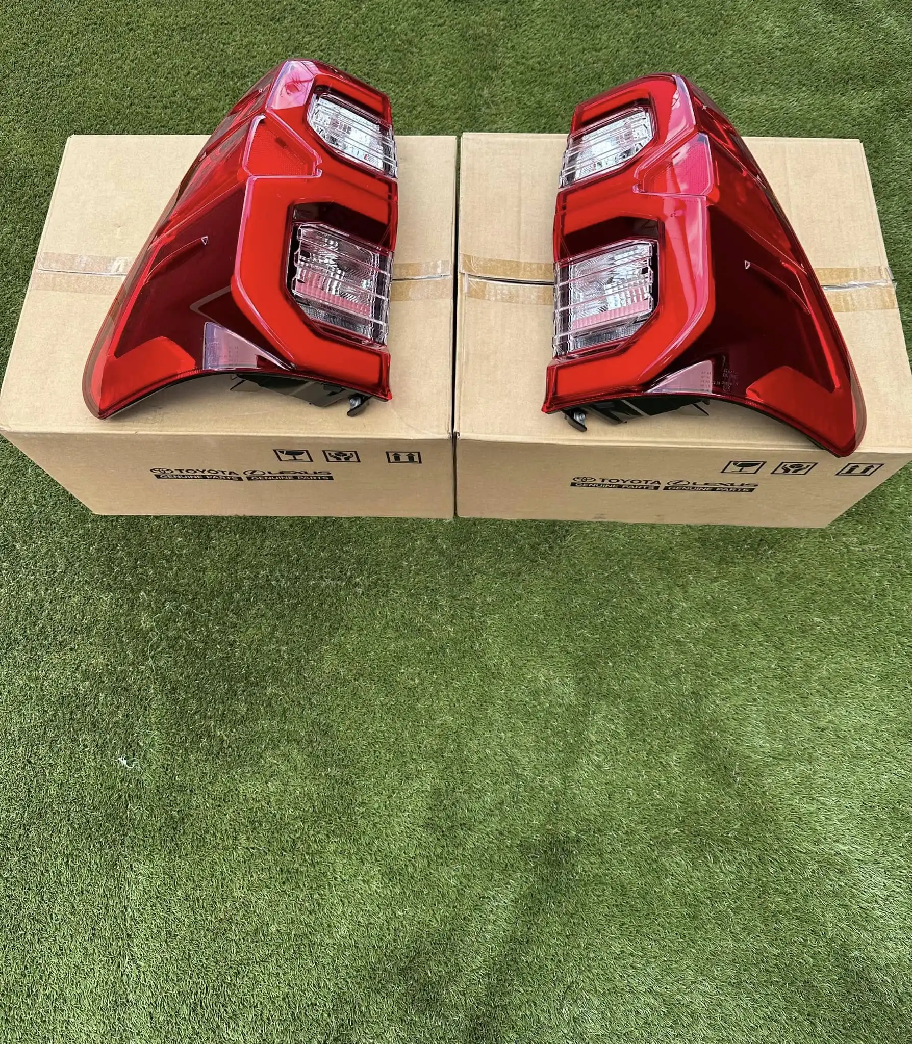 

Factory Hot Selling WHOLESALE RATE Car Accessories Rear Lamp LED Tail Lamp Rear Light For HILUX REVO 2015+ Style