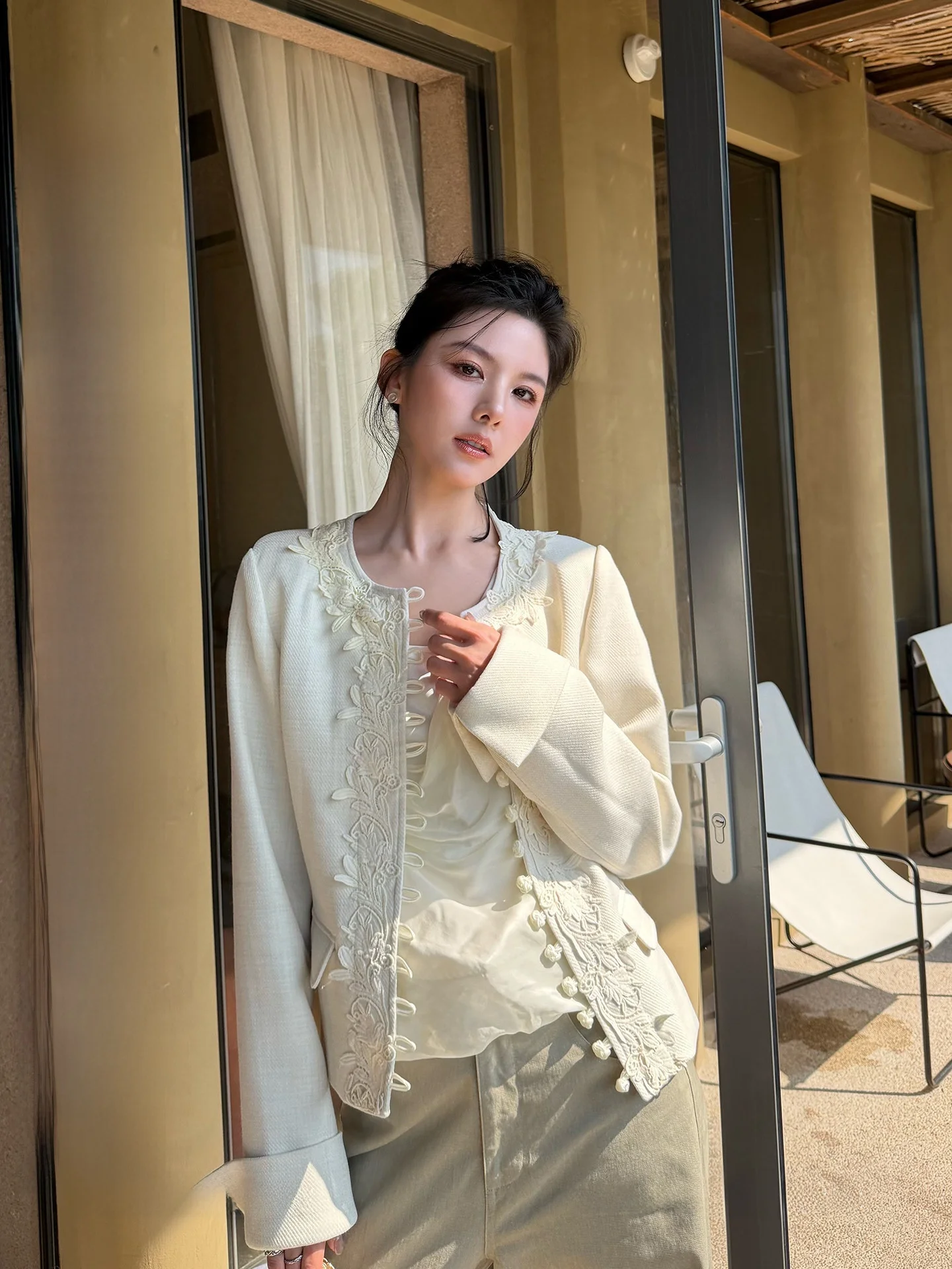 

Elegant Floral Lace Trim round Neck Jacket Women's Style French Style Loose Fit Polyester Fabric Long Sleeve Spring Outerwear