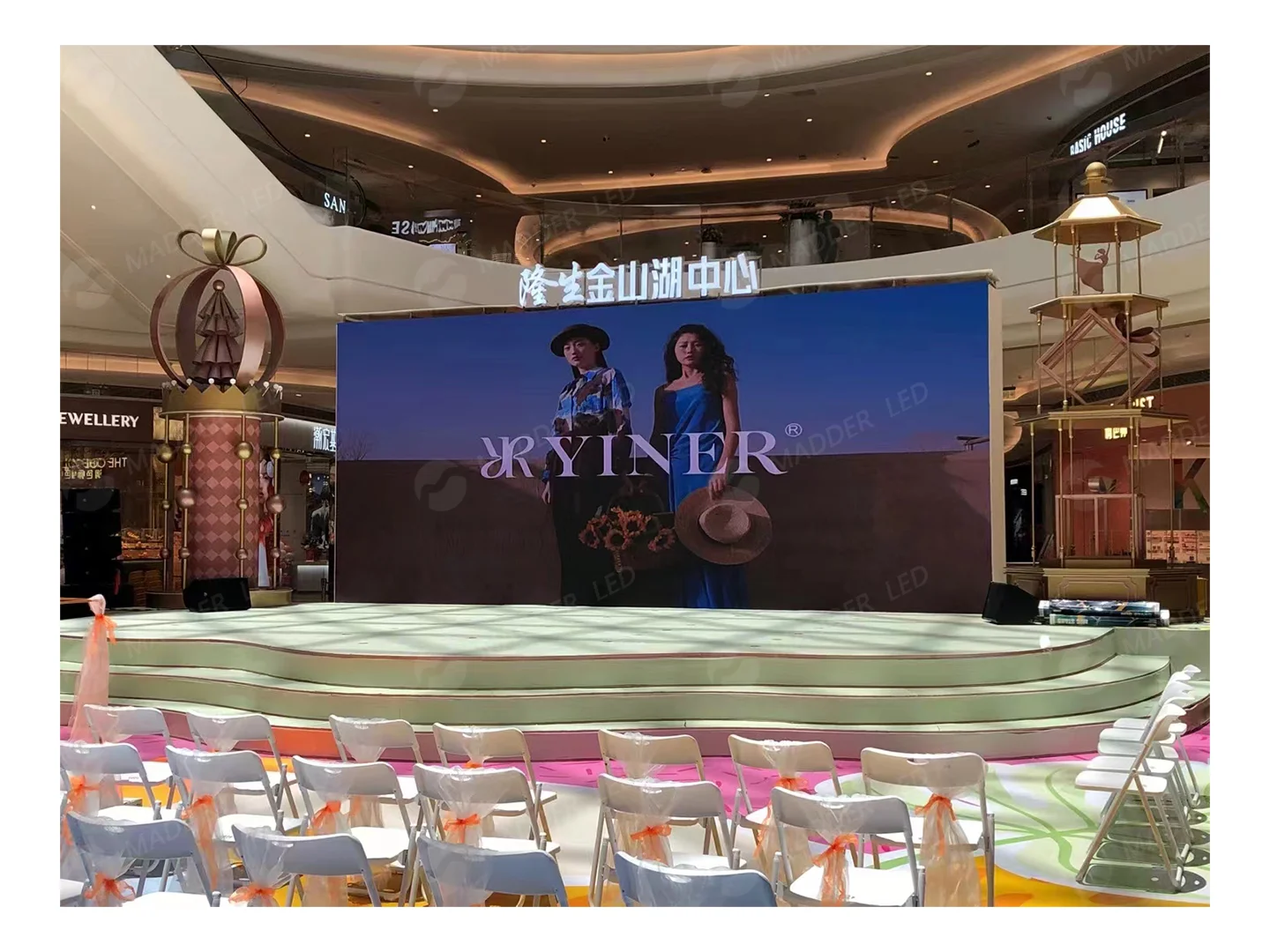 145 Inch 2K/4K HD Removable LED Screen Display for Meeting Education