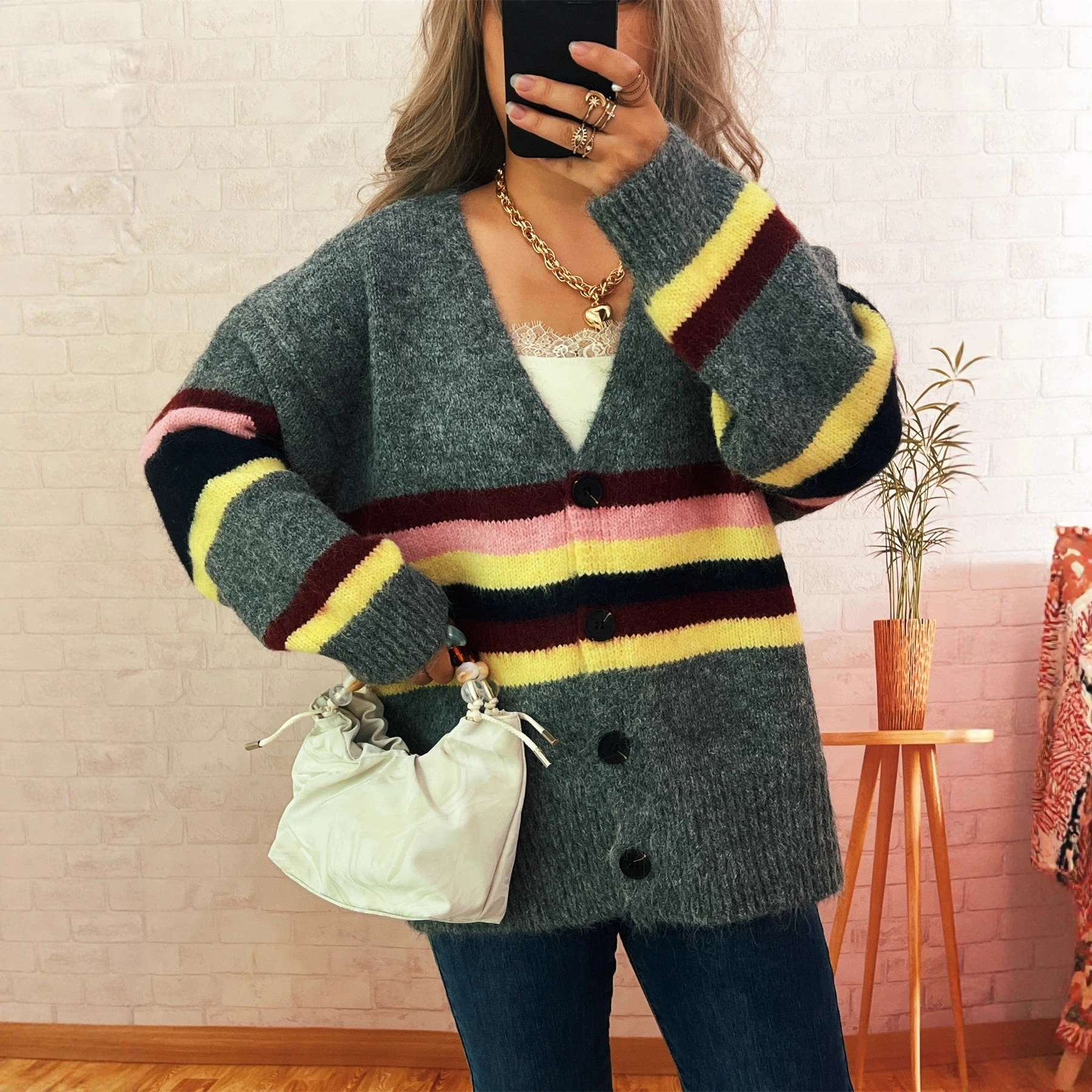 

New striped contrasting knitted cardigan V-neck casual lazy style elegant and fashionable loose chic women's sweater