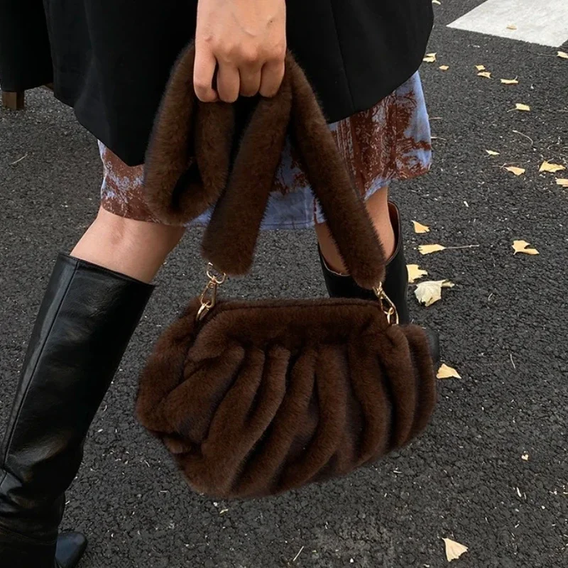 

Fashionable Wrinkled Cloud Bag Soft Faux Fur Small Shoulder Bags for Women 2026 Winter Trend Korean Plush Handbags Crossbody Bag