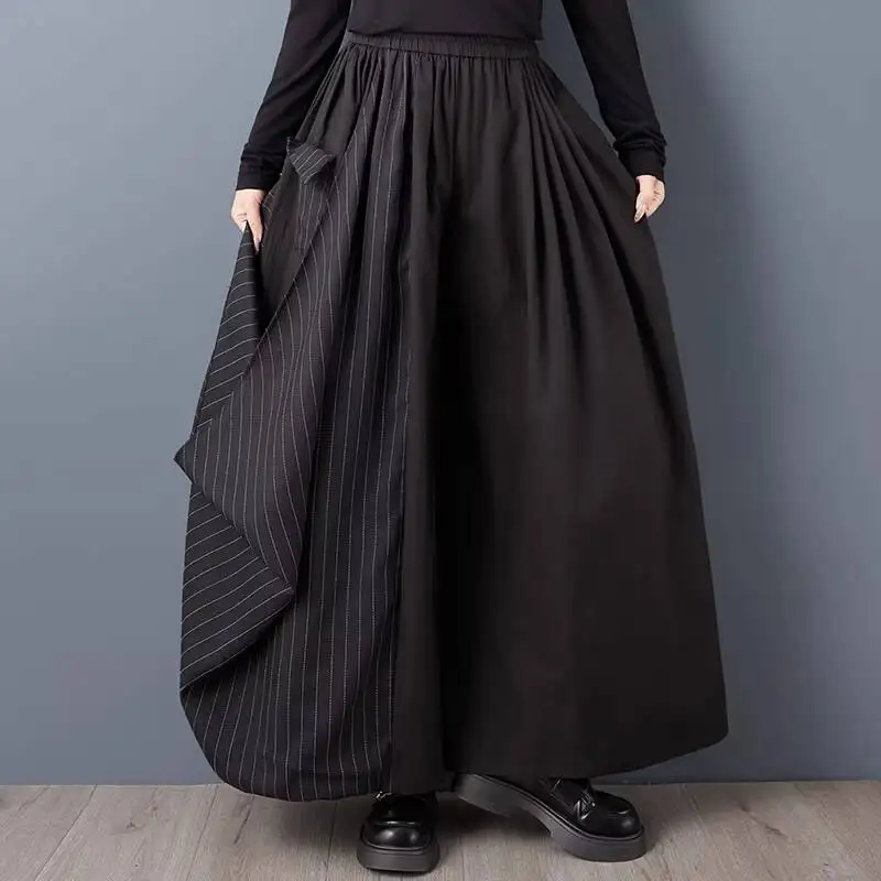 # 2946 Gestreifte Weite Hose mit Rüschen für Damen, Locker Sitzende Hosenrock-Kombination, Hochgeschnittene Asymmetrische Baggy-Hose im Streetwear-Stil