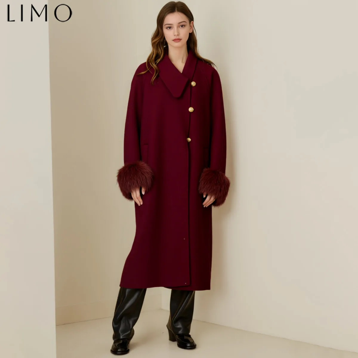 

LIMO 2025 model women's single-piece coat - made of comfortable woolen fabric - with a very unique design Suitable for commuting