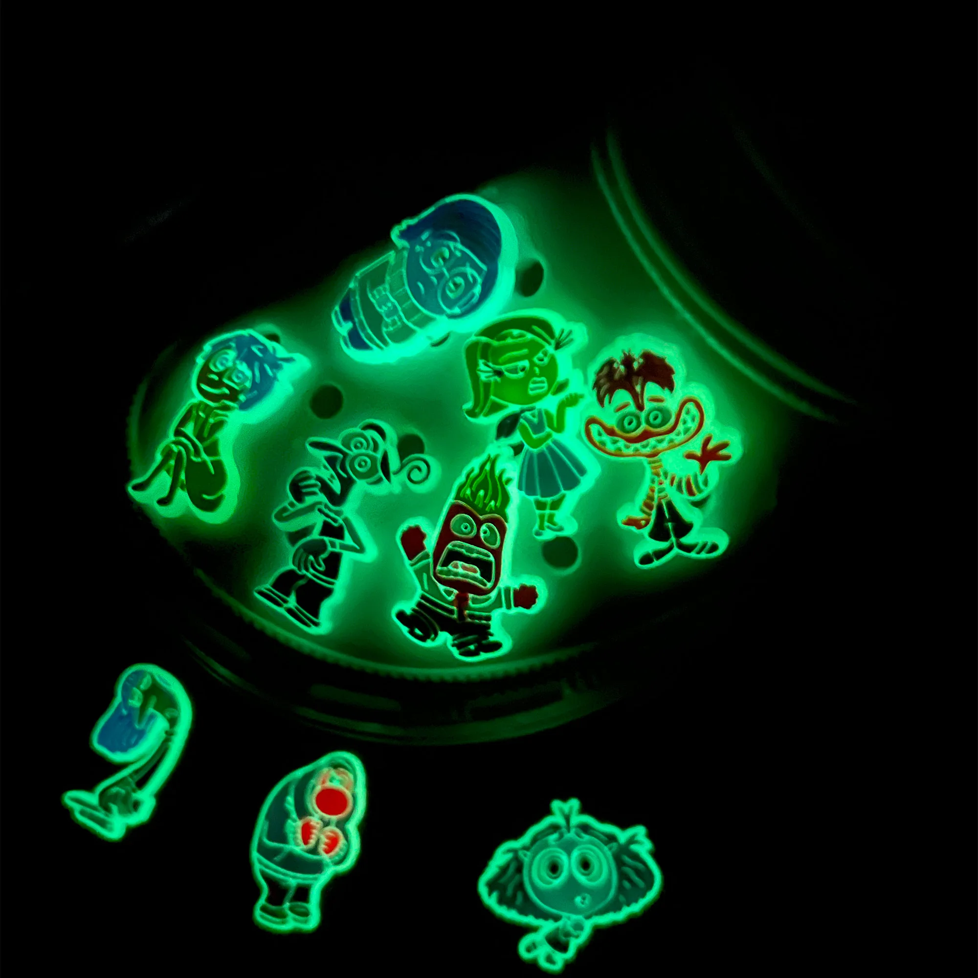 Hot 9pcs/set Luminous Inside Out Series Shoe Charms For Bubble Slides Sandals, Halloween And Christmas Santa Claus Charms, DIY A