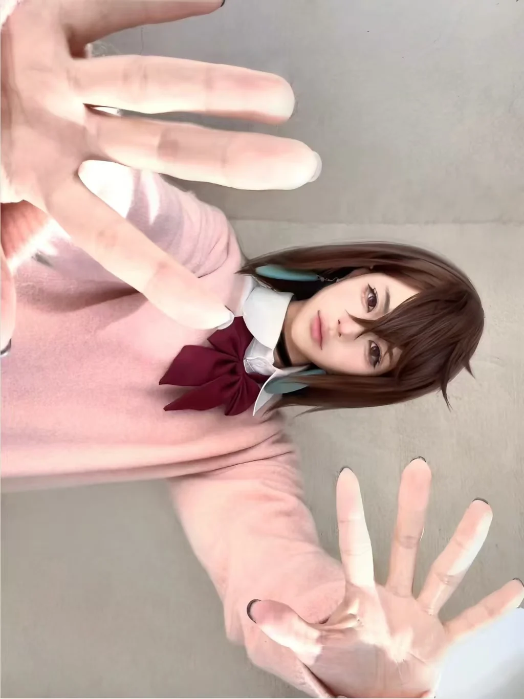 مومو Ayase تأثيري حلي شعر مستعار أنيمي Dandadan سترة تنورة زي مدرسي أقراط المختنق الجوارب حفلة عيد الميلاد للفتيات النساء