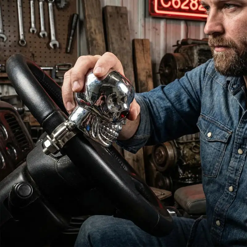 

Metal Skull Head Steering Wheel Booster Power Handle Universal Car Truck Turning Spinner for Effortless Maneuvering