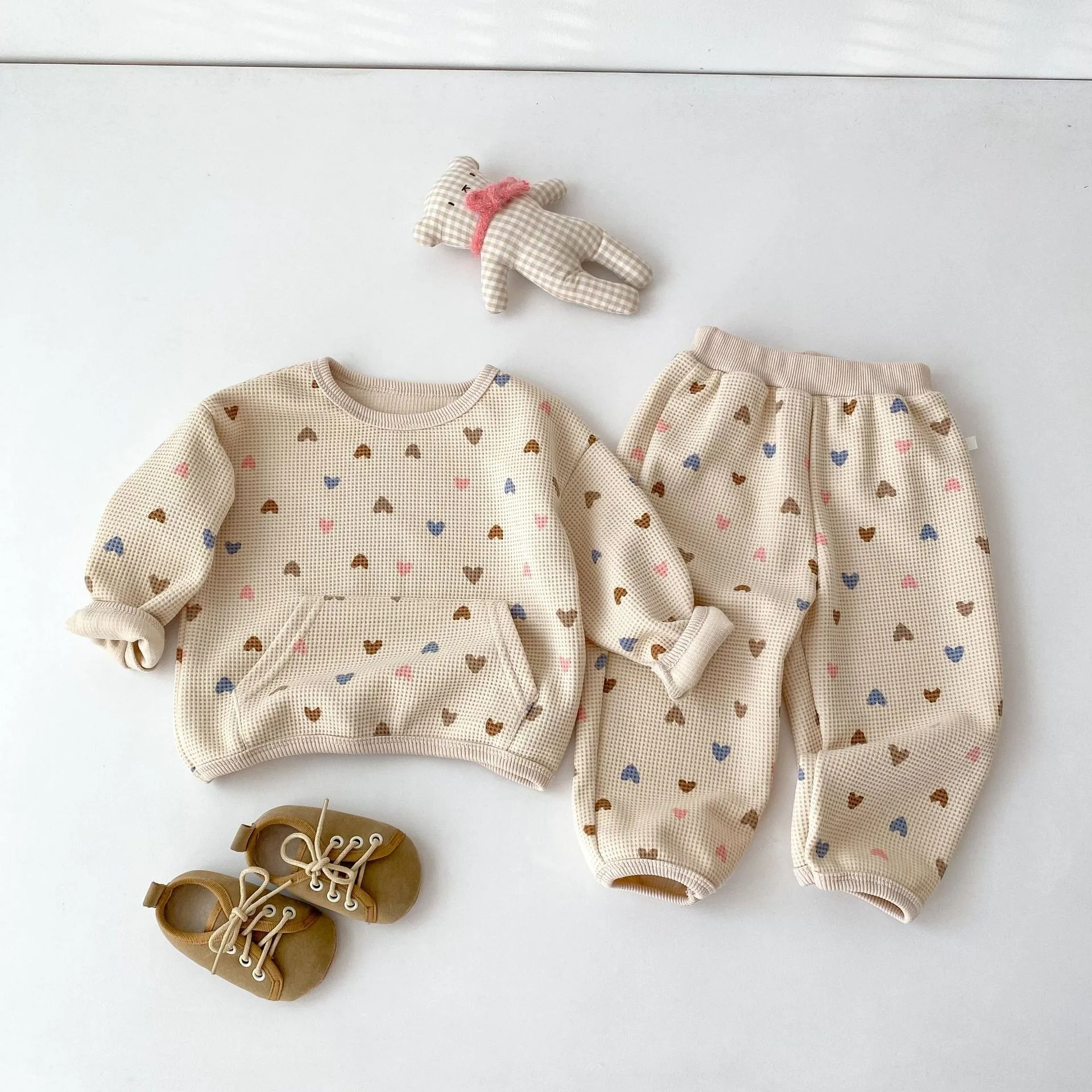 Spring and Autumn Baby Waffle Love Hoodie Set, Baby Color Small Love Loose Leg Bundle Two Piece Set