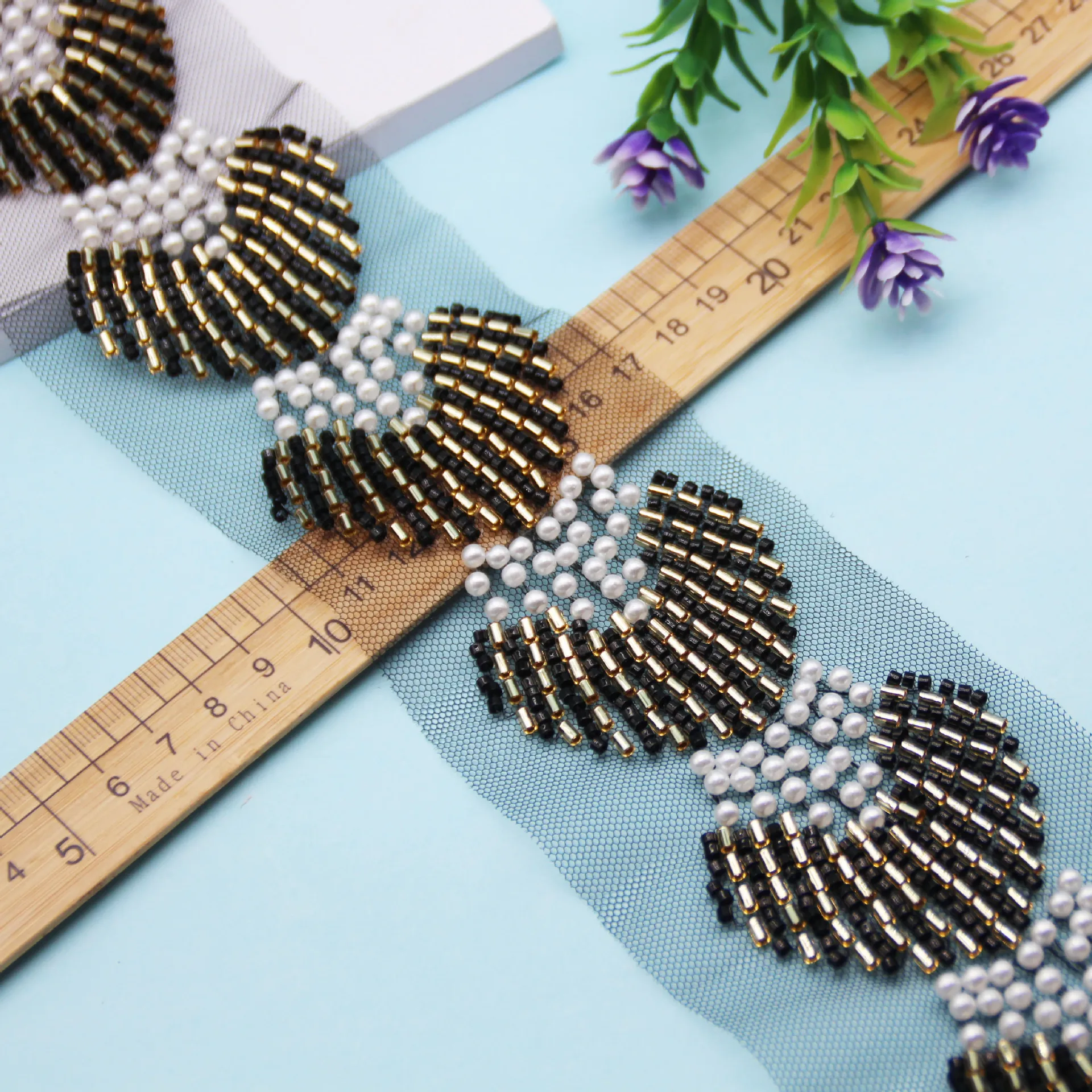 

Gold Shell-Shaped Beaded Lace Trim for Handmade DIY with Beaded Lace Ribbon Clothing Accessories