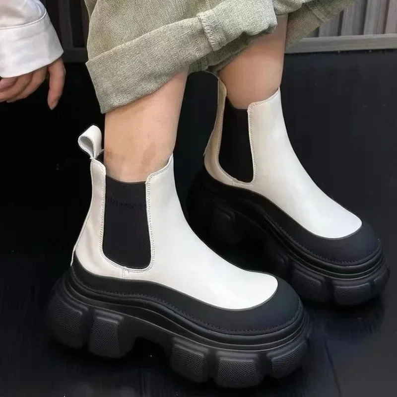 

Новинка 2023, универсальные женские ботинки, однотонные зимние теплые ботинки в британском стиле, лоскутные ботильоны без шнуровки, обувь на толстой подошве