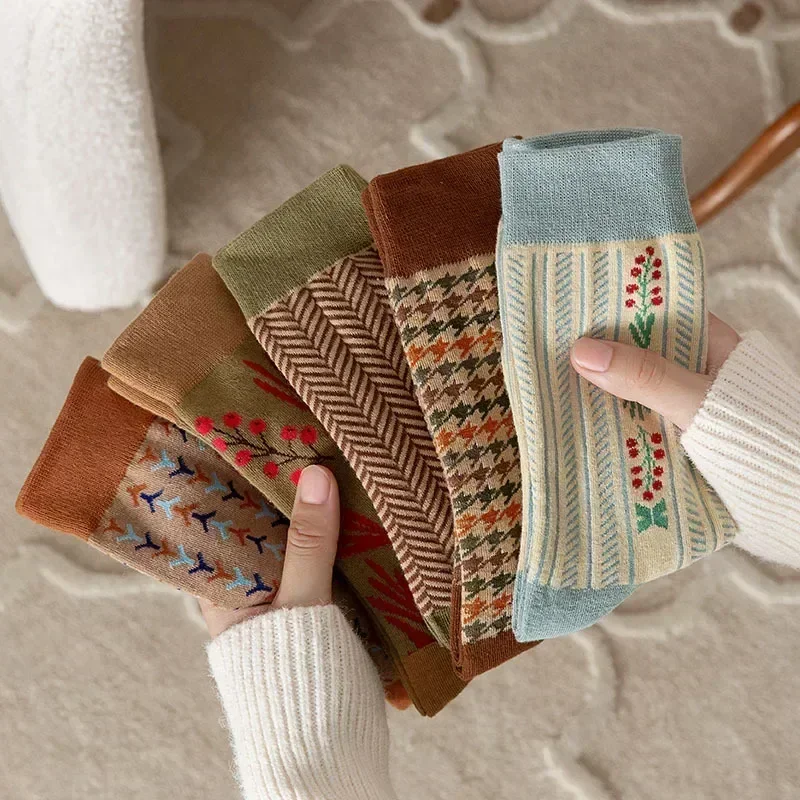 

Retro Crew Socks Women Korean Style Vintage Streetwear Women Socks Female Houndstooth Flower Trend Tube Cotton Socks.