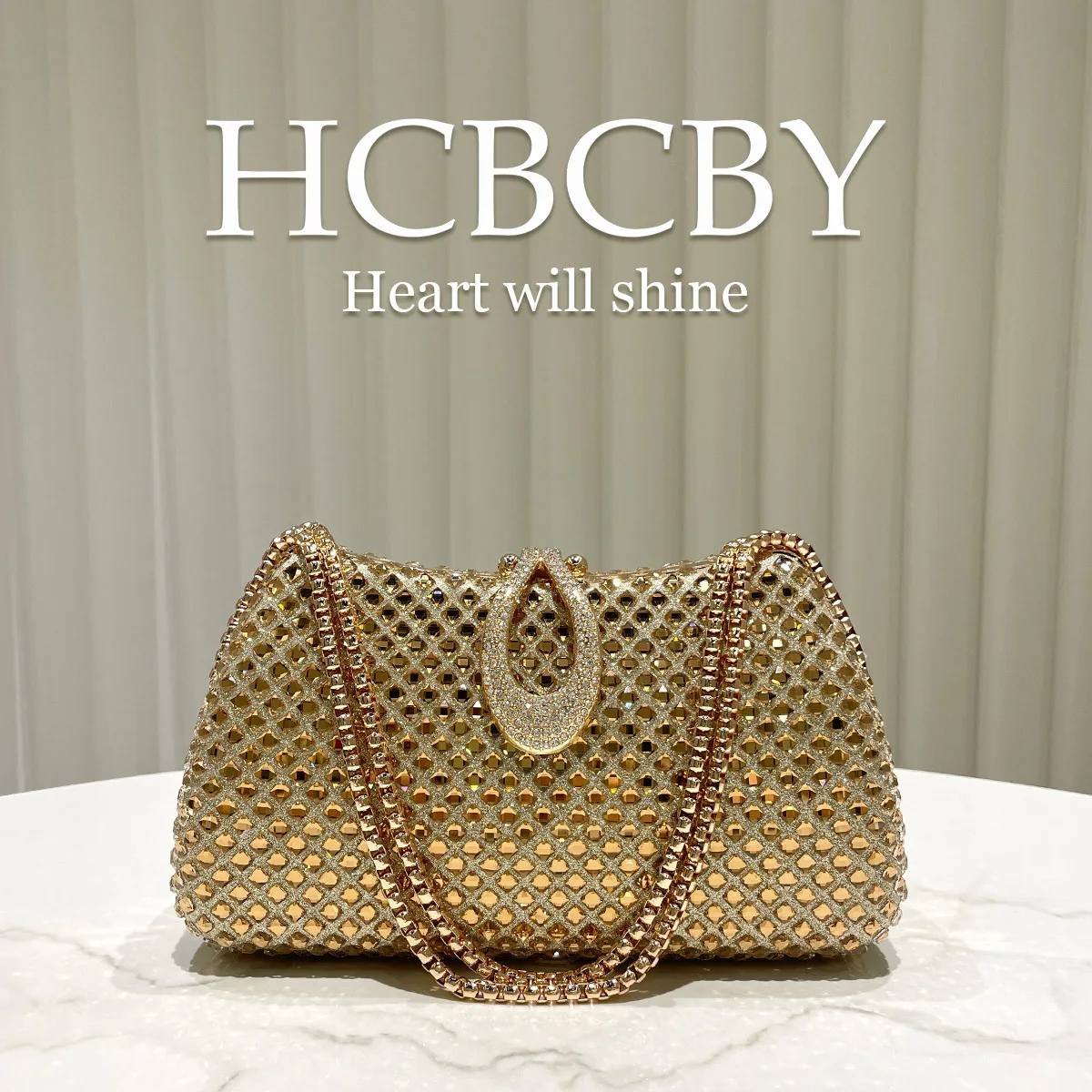 Sac de soirée de luxe scintillant doré entièrement orné de diamants, pochette de soirée haut de gamme pour femme, sac à main élégant et tendance
