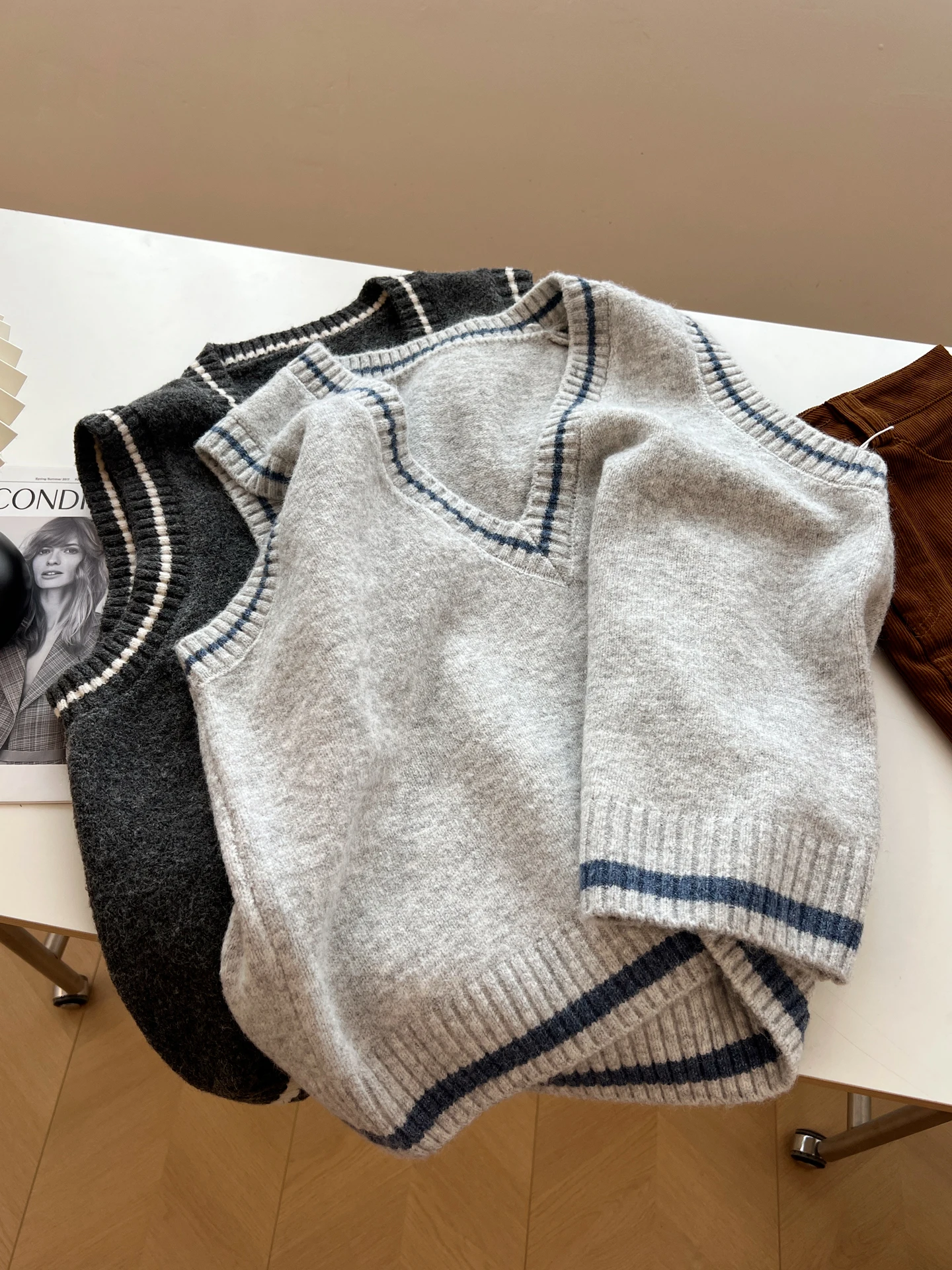 Gilet en tricot rétro à col en V pour femme, ample, décontracté, superposable, pour étudiantes, tricot intérieur, automne-hiver, nouvelle tendance, sensation de chaleur