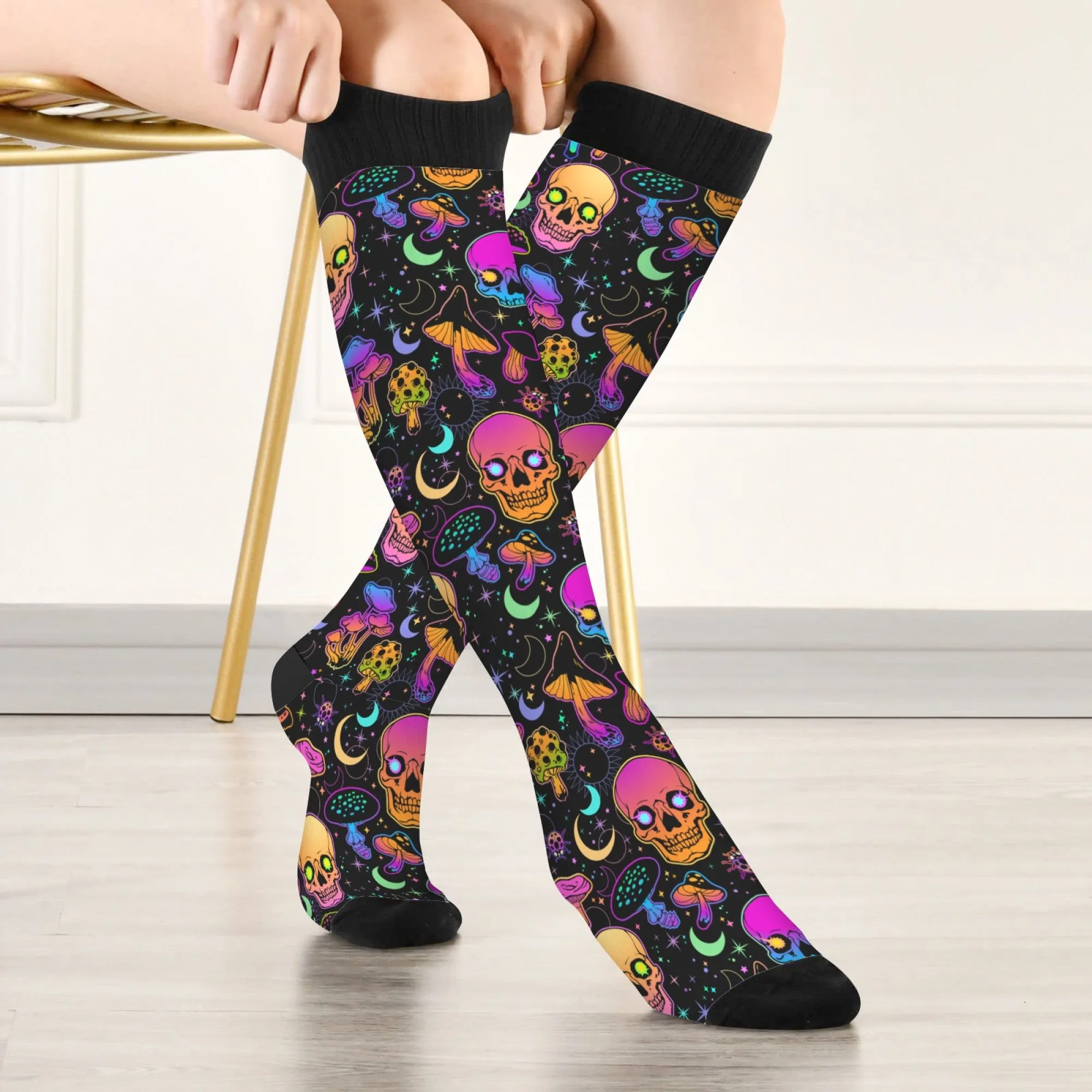 

Fluorescent Skull Mushroom Fashion Stockings Halloween Theme Cartoon Print Socks Unisex Crazy Party Street Hip-Hop Socks Gift