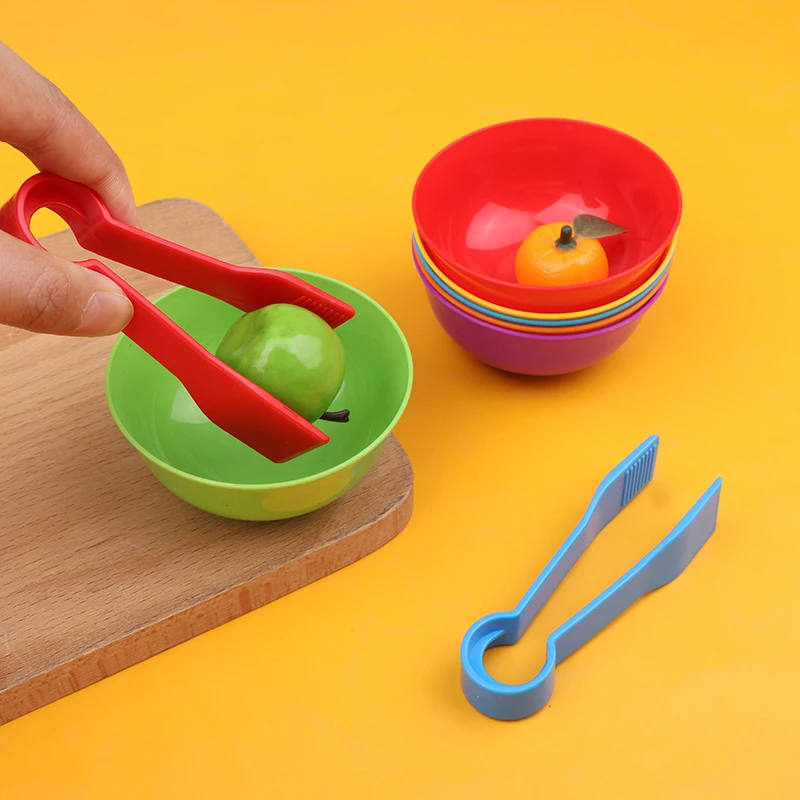 分類ボウル付きの子供用のカラフルなカウントおもちゃ。運動能力の発達に最適