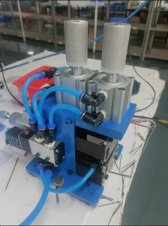 Pneumatic Electric Wire Peeling Machine Small Mini Power Cord Cable Stripper Machine Automatic Cable Stripping Machine