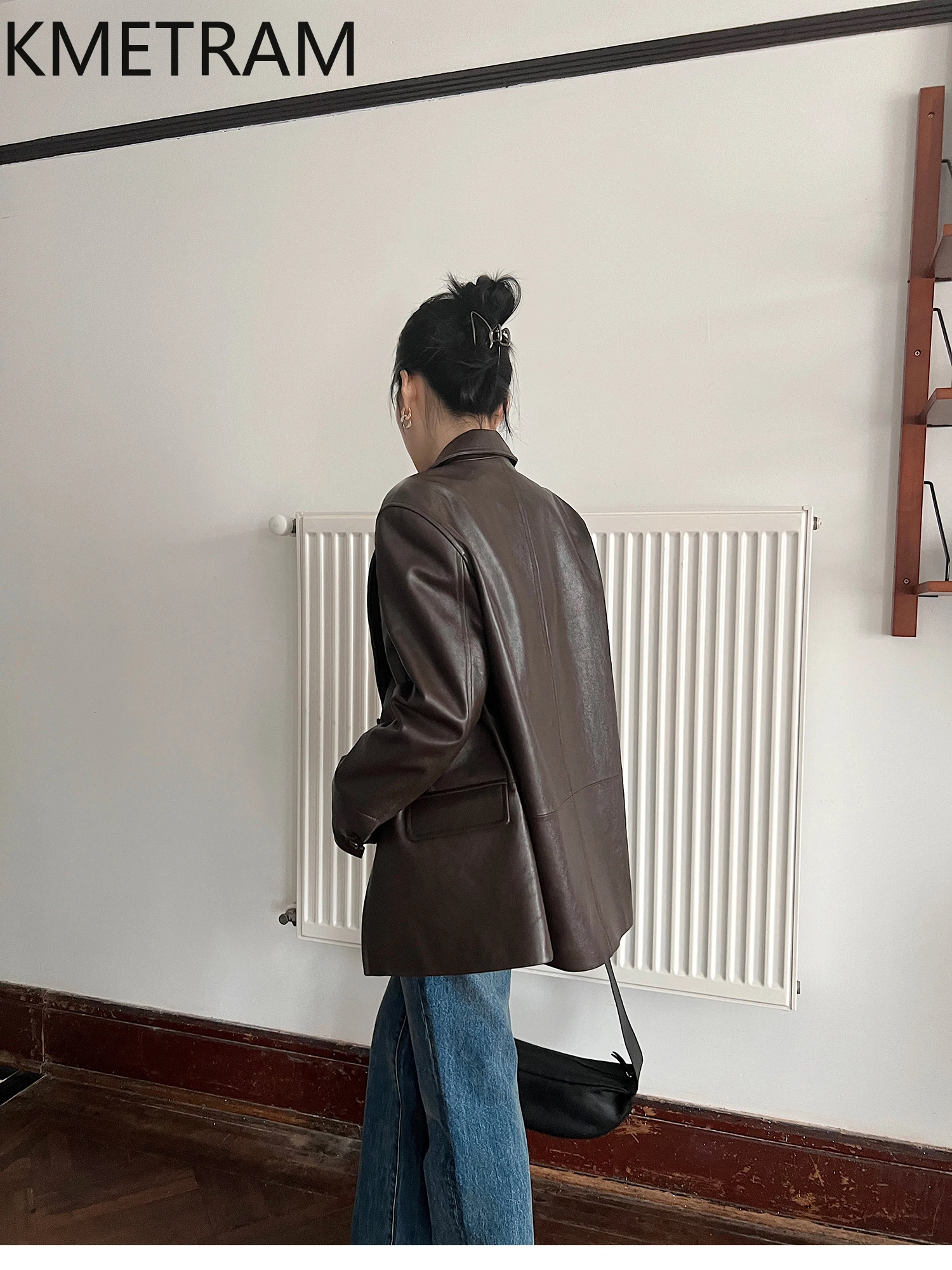 سترة نسائية من جلد الغنم المدبوغة بالخضراوات لعام 100% سترات بدلة من الجلد الطبيعي عالية الجودة لخريف 2025 ملابس نسائية جديدة في معطف