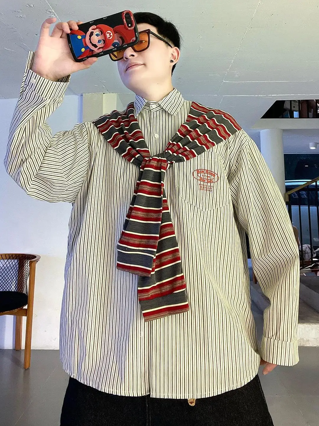 

Мужская рубашка в американском ретро-стиле с полосками, длинными рукавами и свободным кроем, универсальная, для осеннего сезона