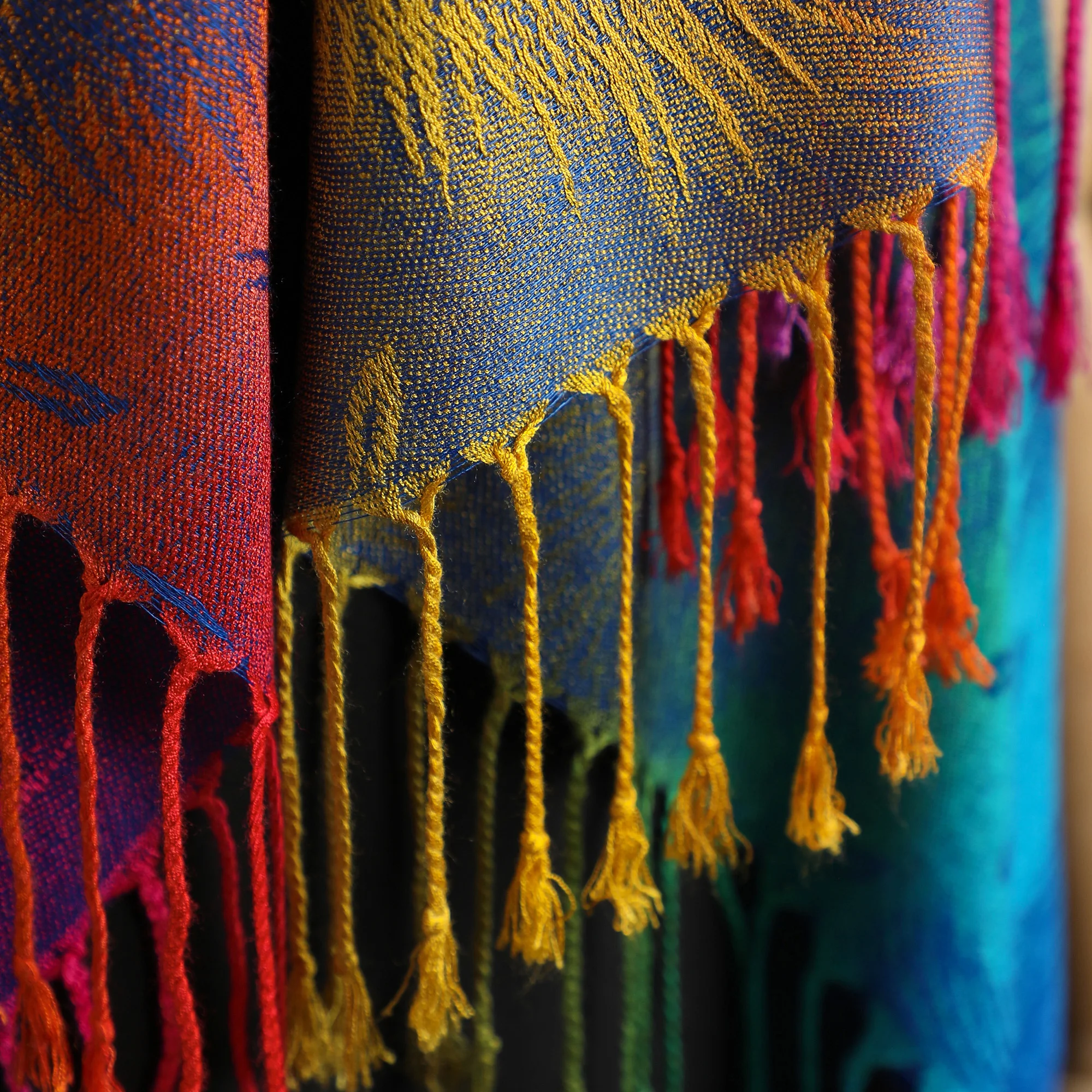 Elegant Peacock Feather Jacquard Scarf with Gradient Colors and Tassels - Perfect for Mardi Gras, Beach, and Casual Wear