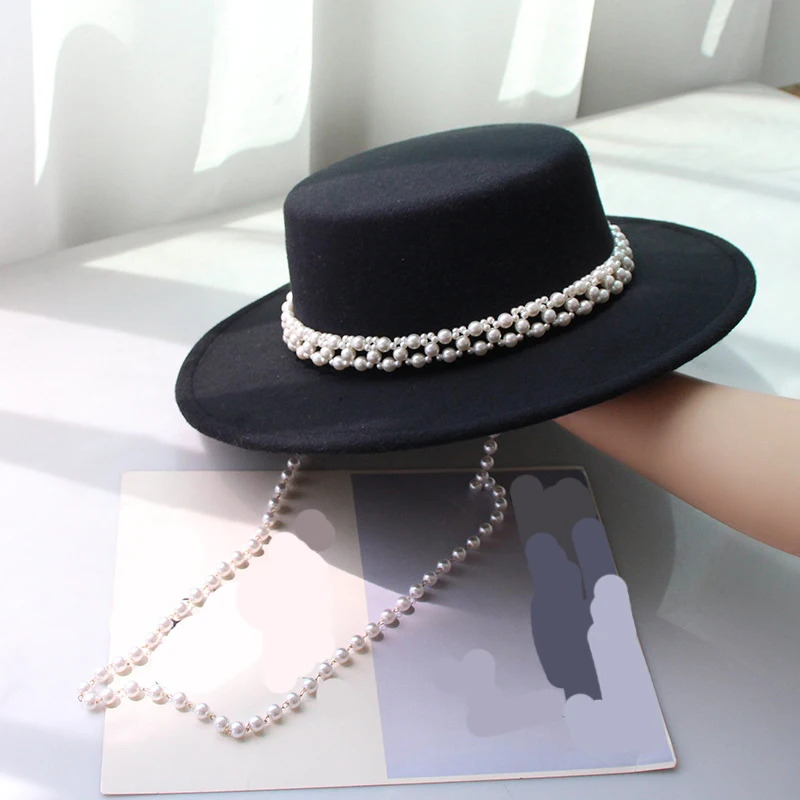 Classic Retro Boater Hats with Pearl Chain Vintage Women Flat Top Fedoras Hat Panama Dress Caps for Party Streetwear