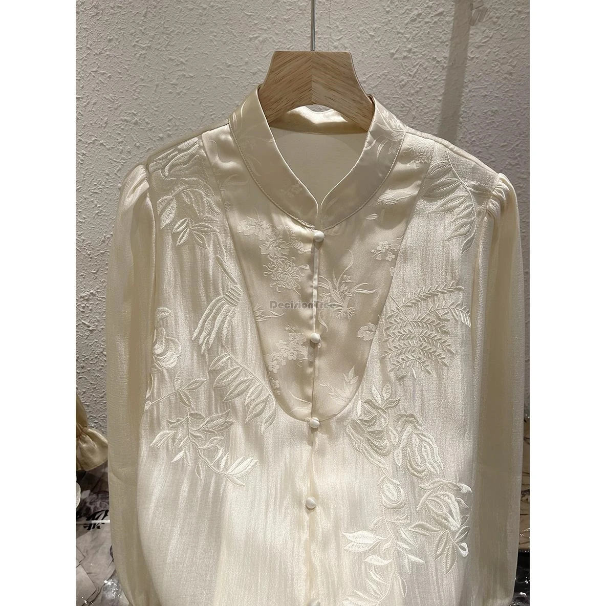 2024 new style embroidery new chinese chiffon tang suit shirt female bubble sleeve fashion simple stand collar qipao top w349