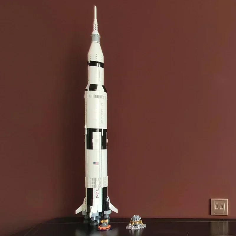 The Apollo Saturn V 92176 Building Blocks Space Rocket Idea Series Bricks Educational Toys For Children Birthday Xmas Gifts