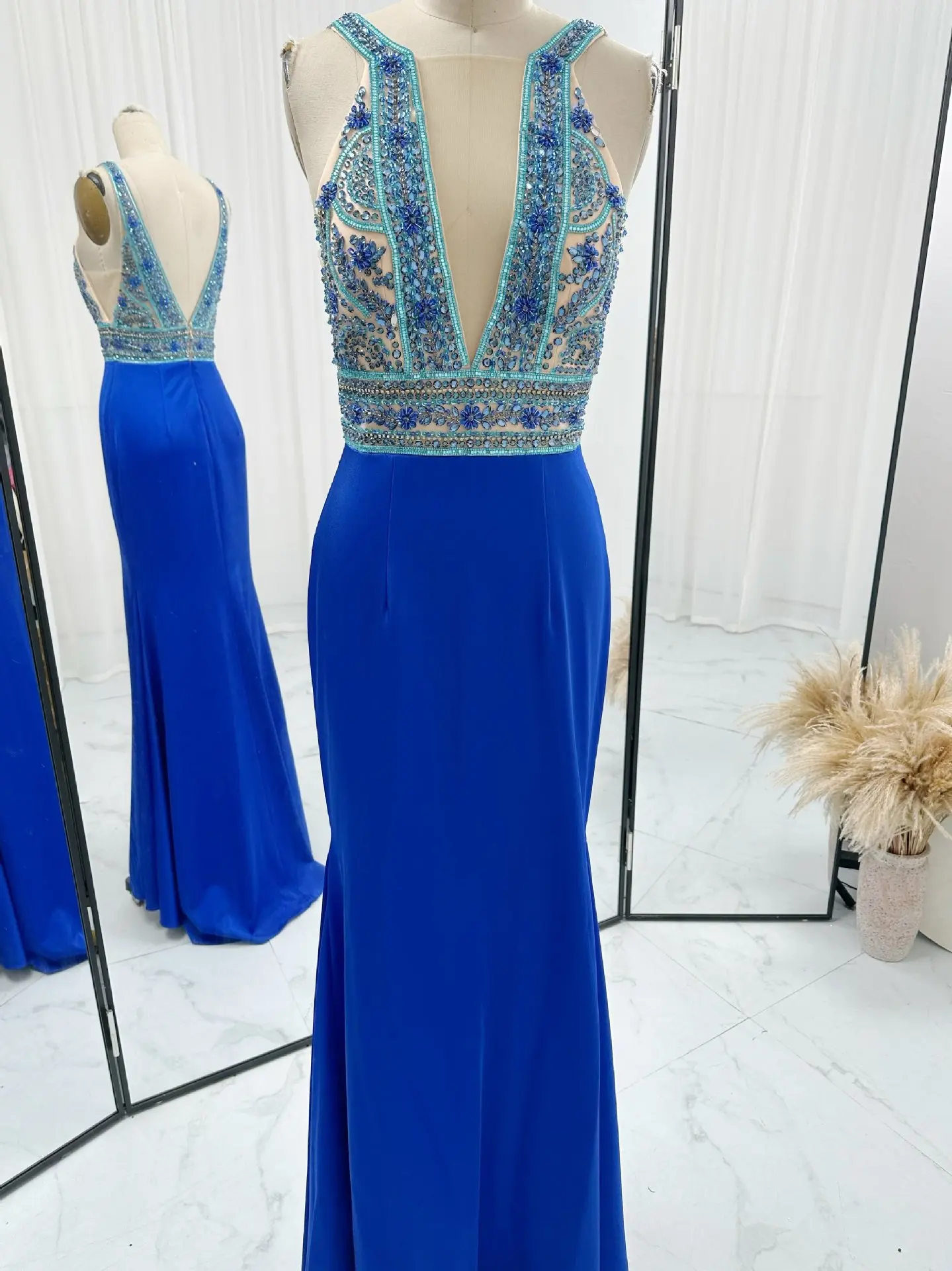 Blue Fashion Sexy See -Through V -Neck Exposed Mermaid Evening Dress Skirt M1707