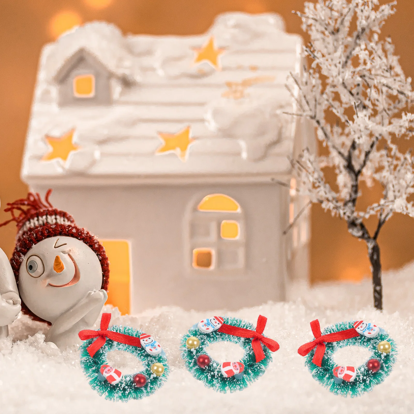 

10Pcs Christmas Mini Wreath Resin Decorative Ornament for Holiday Party Favors Home Business Winter Atmosphere Display