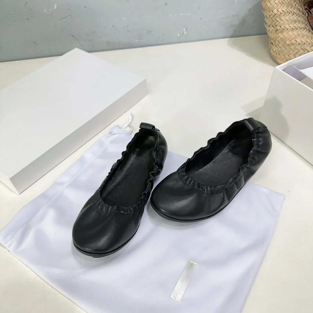 The new Mary Jane women’s shoe features a retro style, rounded toe design, and a soft sole, making it perfect for pairing with