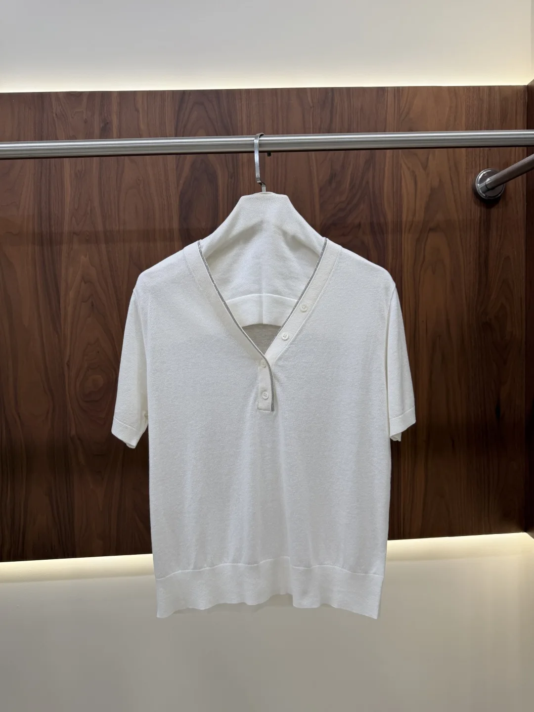 2026 Spring/Summer New Arrival: Women's V-Neck Short-Sleeve Knit Top — Breathable Linen-Silk Blend, Versatile Style