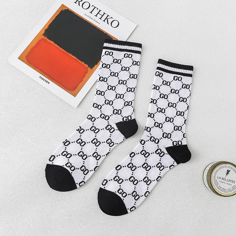 英国ヴィンテージソックス レディース レターミッドライズソックス トレンディで多用途なスタッキングソックス 4足組 (サイズ35-40)