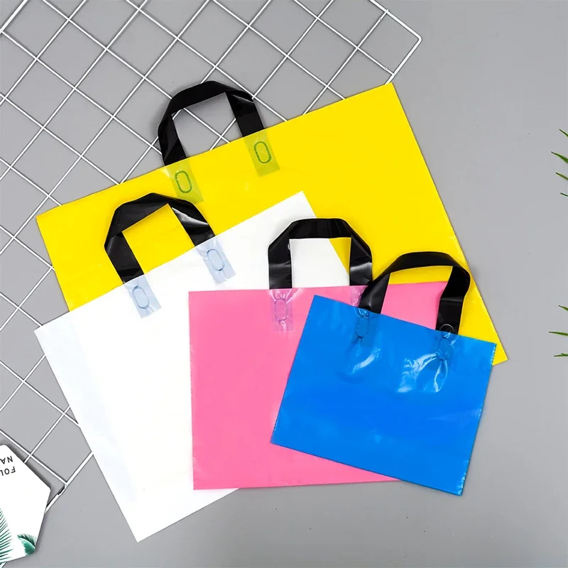 

100Pcs/lot Customized Logo Plastic Bags with Handle Shopping Packaging Bags Gift Bags For Business Christmas Wedding Free Design
