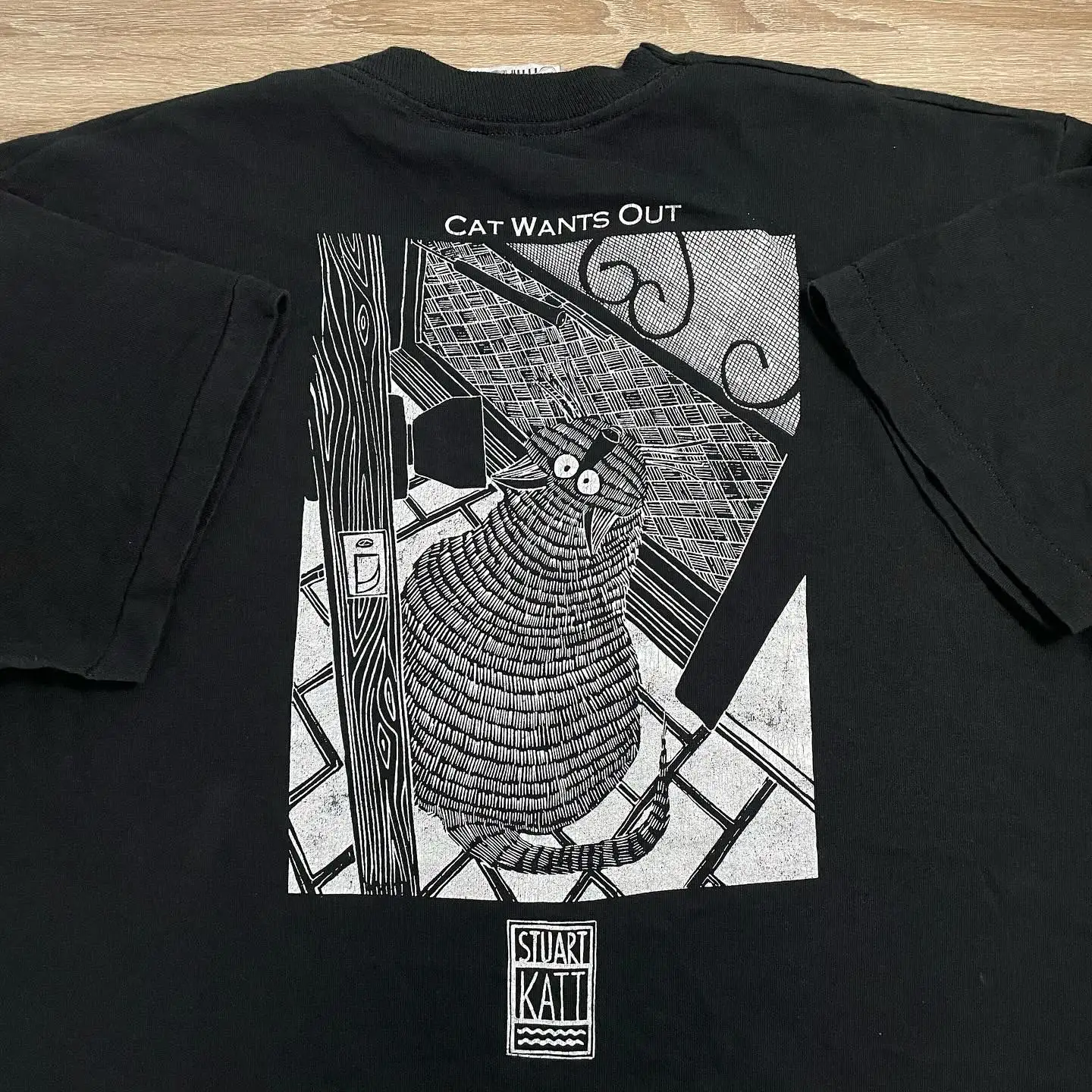 Hand-Drawn Graffiti Style Black White  Artistic Short Sleeve T-Shirt Breathable Cotton Unisex Summer Fashion Tee