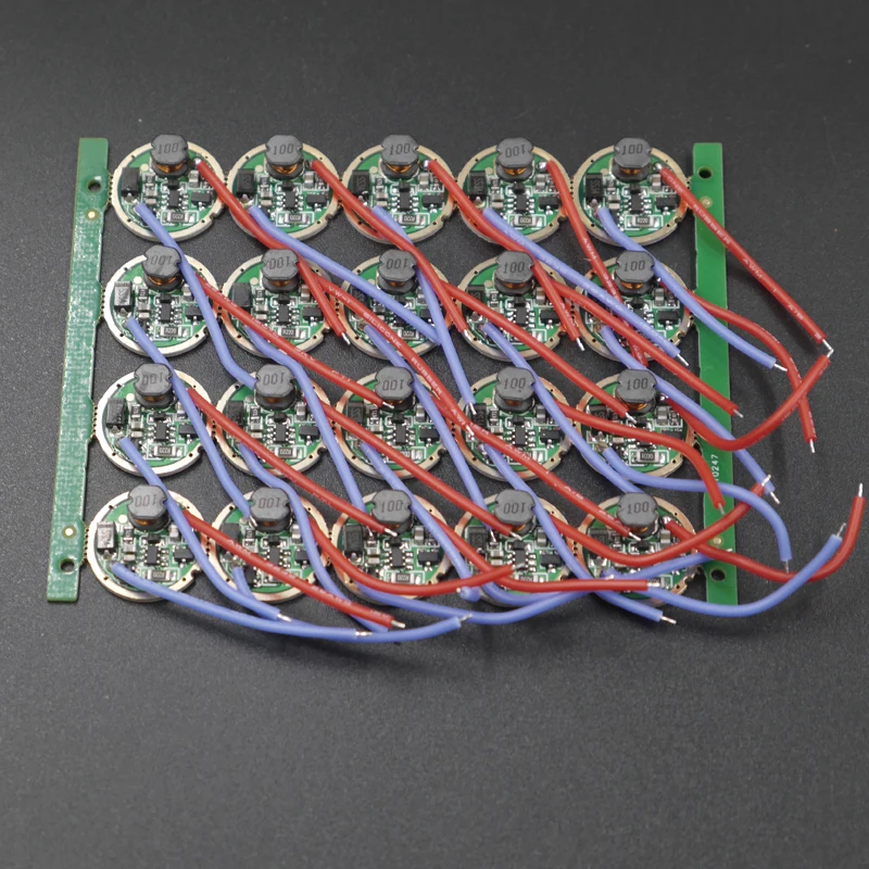 Привод фонарика Светодиодный драйвер 17 мм XML/L2/T6 1-я передача 3 В-12 В вход, вход 3/5 передач 3,7-4,2 В, выход 2,2-3,3 В подходит для 5/6 Вт 10 Вт