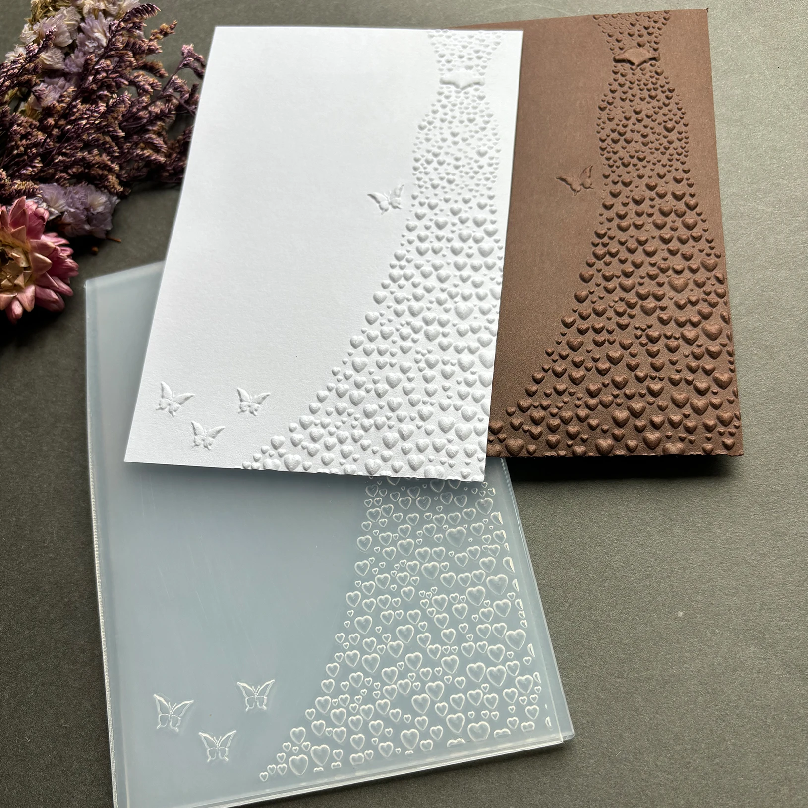 مجلد منقوش ثلاثي الأبعاد بتصميم عقدة الفراشة والحب - صناعة البطاقات البلاستيكية ذات الملمس ثلاثي الأبعاد، وسجل القصاصات والحرف اليدوية