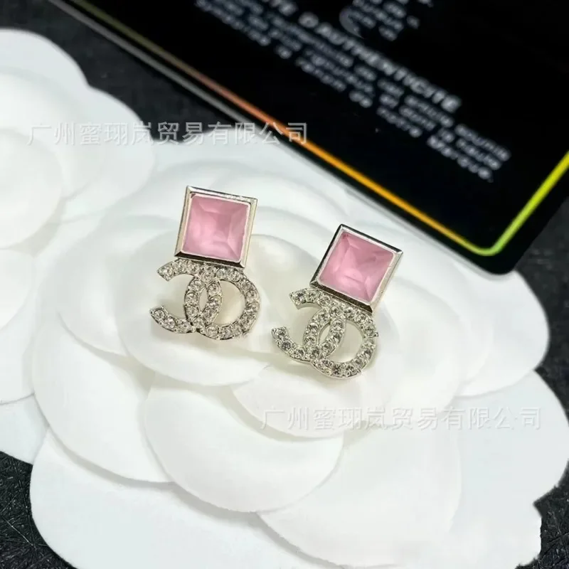 لقطة حقيقية Xiangjia مطعمة مربع الوردي الماس وأقراط الإناث شيك موضة الحلو الرياح مزدوجة C الإناث إبرة الفضة #5