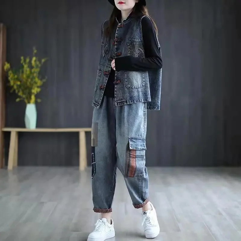 Rompi Denim Korea mode wanita 2024 musim semi dan musim panas jaket tanpa lengan kasual Dial gesper kantor rompi Jean wanita T375