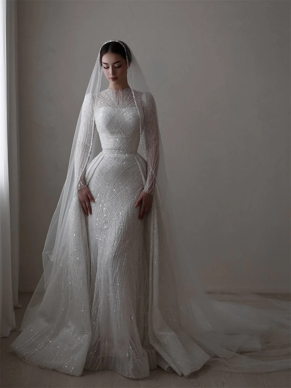 

Customized Dreamy White Organza Wedding Dress Formal O-Neck Long Sleeves Bridal Gown Classic Straight Court Train Robe de mariée